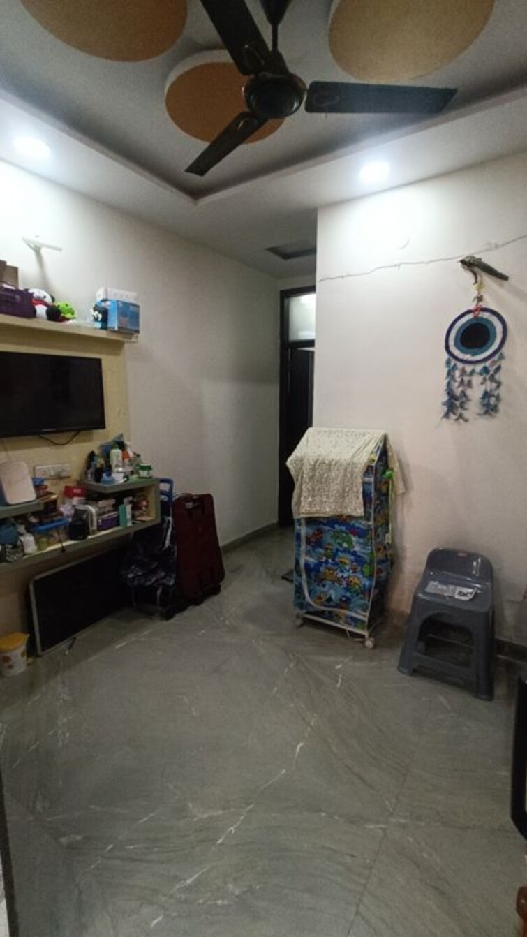 Living Room, rohini sector 8 1 Bedroom 400 Sq.Ft. Builder Floor In Rohini Sector 8 Delhi 10034856