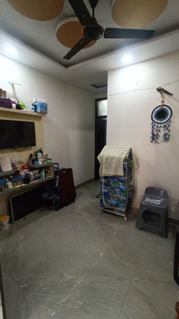 Living Room, rohini sector 8 1 Bedroom 400 Sq.Ft. Builder Floor In Rohini Sector 8 Delhi 10034856