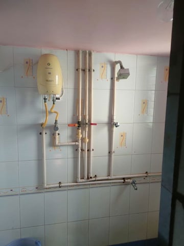 Bathroom in 1 BHK Builder Floor at Thakurli – for Rent