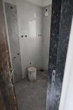 Bathroom in 2 BHK Apartment at Jeevdani Oakwood, Nalasopara West – for Sale