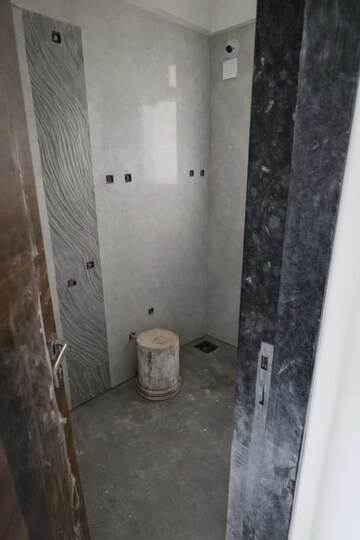 Bathroom in 2 BHK Apartment at Jeevdani Oakwood, Nalasopara West – for Sale