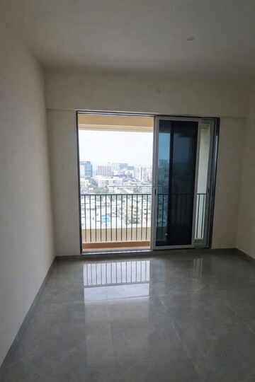 Room in 2 BHK Apartment at Jeevdani Oakwood, Nalasopara West – for Sale