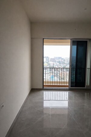 Room in 2 BHK Apartment at Jeevdani Oakwood, Nalasopara West – for Sale