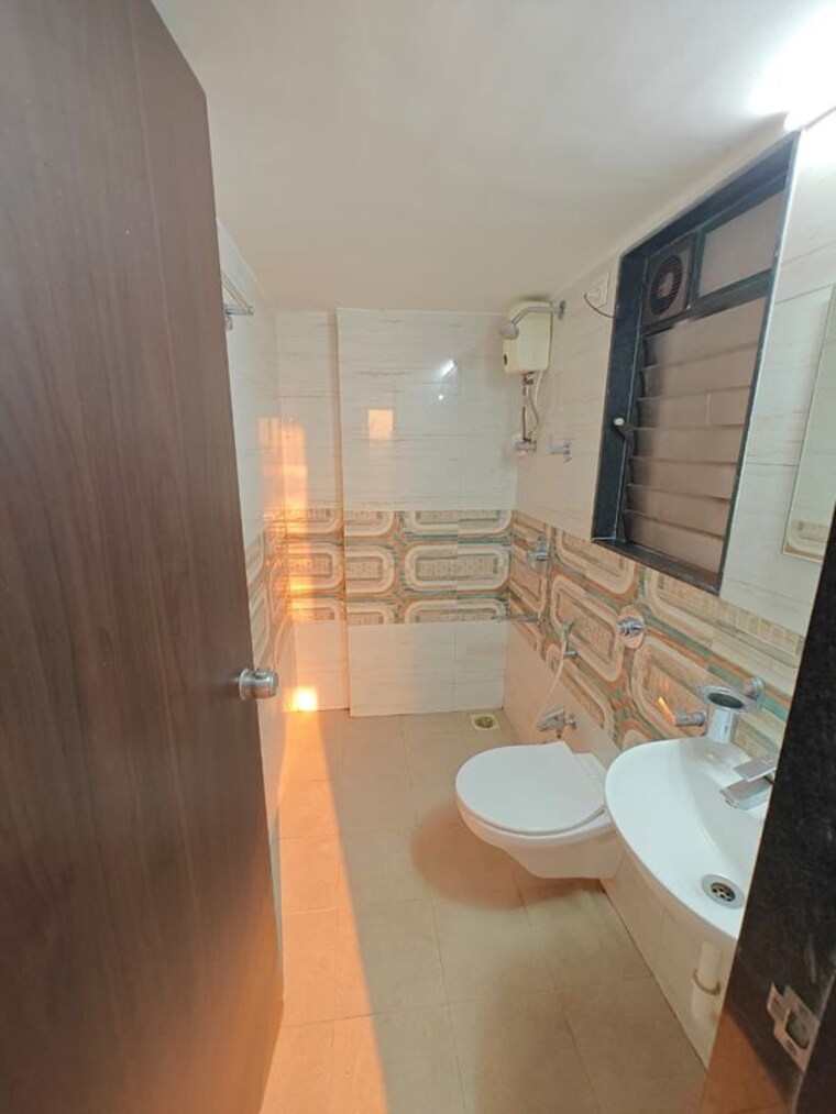 Bathroom, pranav-sparsh-chs 3 Bedroom 1500 Sq.Ft. Apartment In Malad West Mumbai 10034911
