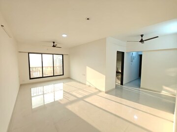 Room in 3 BHK Apartment at Pranav Sparsh CHS, Malad West – for Rent