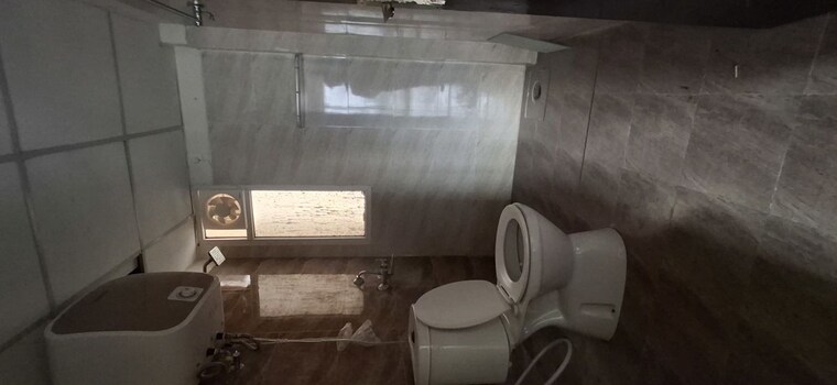 Bathroom, amrapali-crystal-homes 3 Bedroom 1700 Sq.Ft. Apartment In Sector 76 Noida 10034915