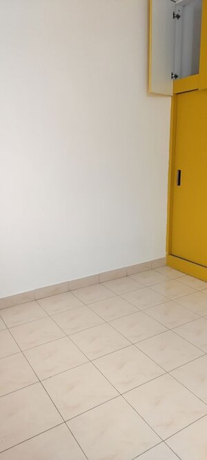 Room in 2 BHK Builder Floor at Jeevan Bima Nagar – for Rent