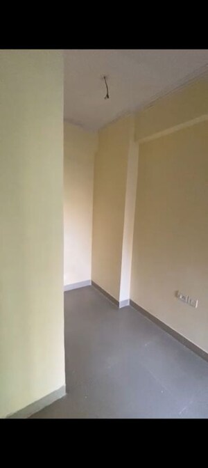 Room in 2 BHK Apartment at Gaur City 4th Avenue, Sector 4 Greater Noida – for Rent