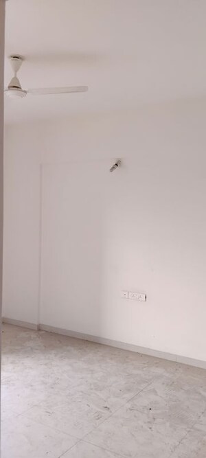 Room in 2 BHK Apartment at Vertical Alcinia, Mohammadwadi – for Rent