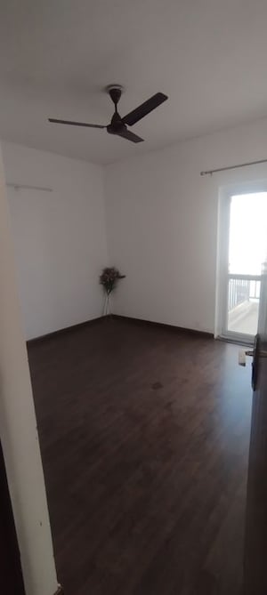 Room in 3 BHK Builder Floor at BPTP Park Elite Floor II, Sector 75 – for Rent