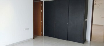 Room in 4 BHK Apartment at Jayabheri The Peaks, Narsingi – for Rent