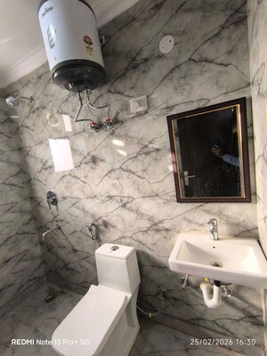 Master Bedroom in 1 BHK Builder Floor at Saket – for Rent