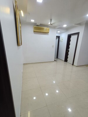 Room in 2 BHK Apartment at Jasmine Tower, Vasant Vihar – for Rent