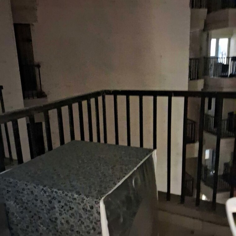 Balcony, gaur-yamuna-city-16th-park-view 2 Bedroom 1115 Sq.Ft. Apartment In Sector 19 Yamuna Expressway Greater Noida 10035053