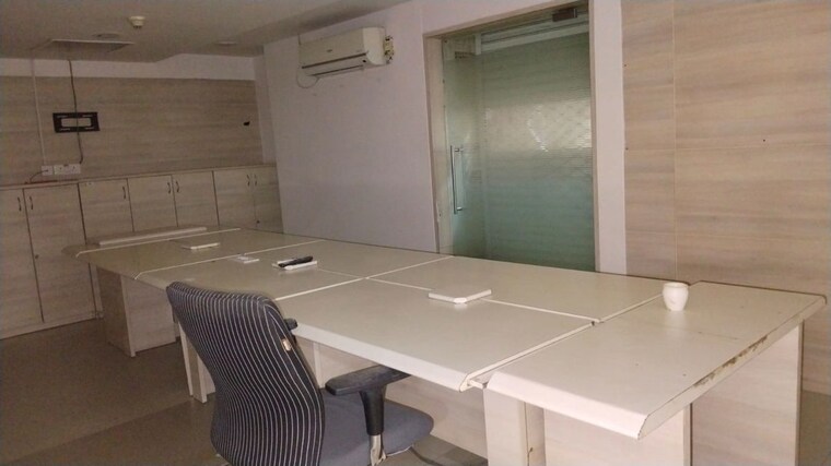 Team Area, alkapuri Commercial Office Space 2700 Sq.Ft. In Alkapuri Vadodara 10035071