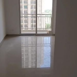 Room in 2 BHK Apartment at ATS Allure, Sector 22d Yamuna Expressway – for Rent