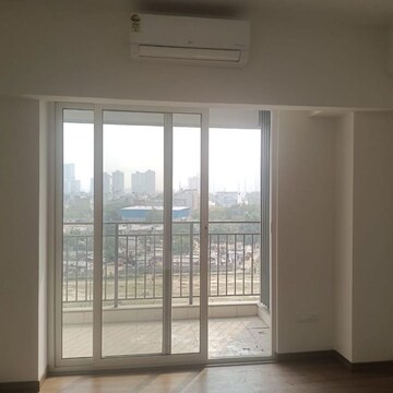 Room in 3 BHK Apartment at Godrej Woods, Sector 43 – for Rent