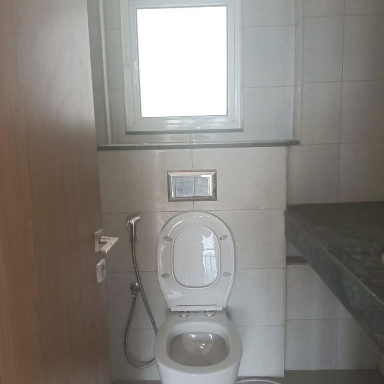 Bathroom, godrej-woods 3 Bedroom 1524 Sq.Ft. Apartment In Sector 43 Noida 10035093