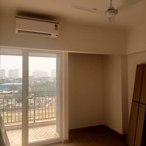 Room in 3 BHK Apartment at Godrej Woods, Sector 43 – for Rent