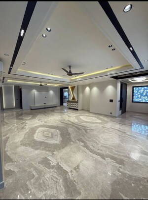 Master Bedroom in 4 BHK Builder Floor at SS 100, Sector 49 – for Sale