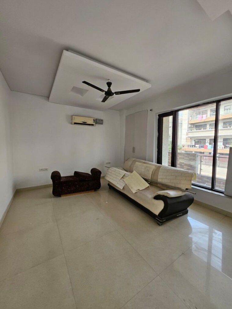 Living Room, sector 37 3 Bedroom 200 Sq.Ft. Builder Floor In Sector 37 Faridabad 10035148