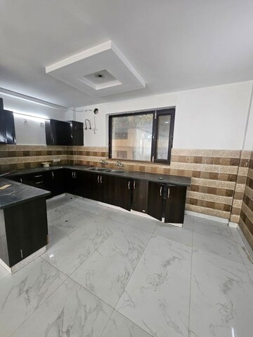 Kitchen in 3 BHK Builder Floor at Sector 37 – for Rent