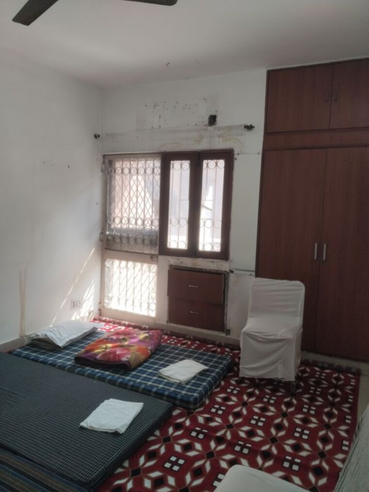 Bedroom, sarita vihar 3 Bedroom 1800 Sq.Ft. Apartment In Sarita Vihar Delhi 10007793