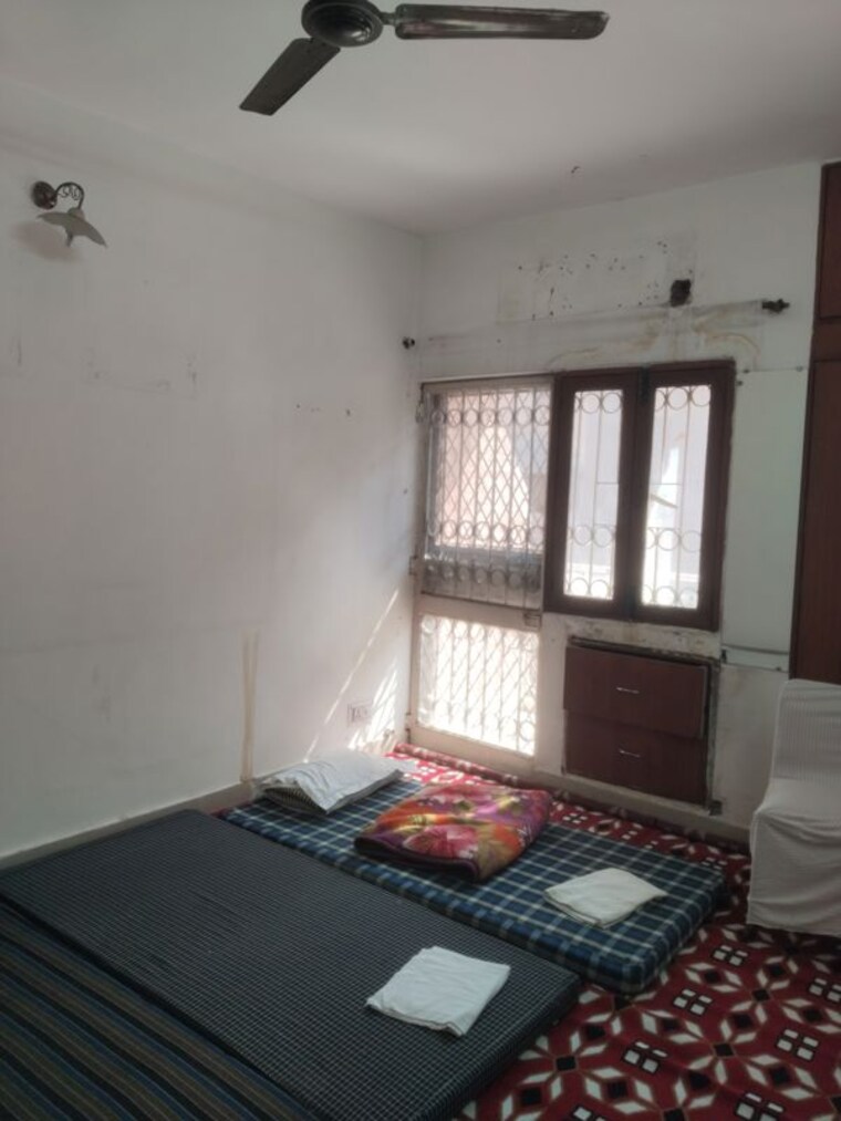 Bedroom, sarita vihar 3 Bedroom 1800 Sq.Ft. Apartment In Sarita Vihar Delhi 10007793