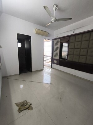Room in 2 BHK Apartment at Radheshyam Krushnam Heritage, Nizampura – for Rent