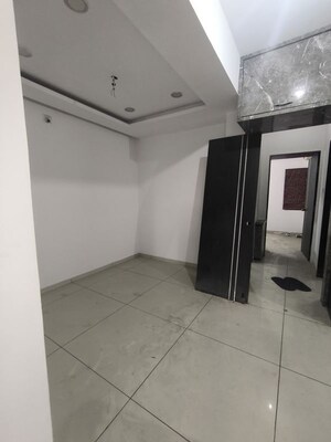 Room in 2 BHK Apartment at Radheshyam Krushnam Heritage, Nizampura – for Rent