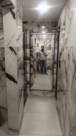 Building Lobby in  Showroom at East Patel Nagar – for Rent