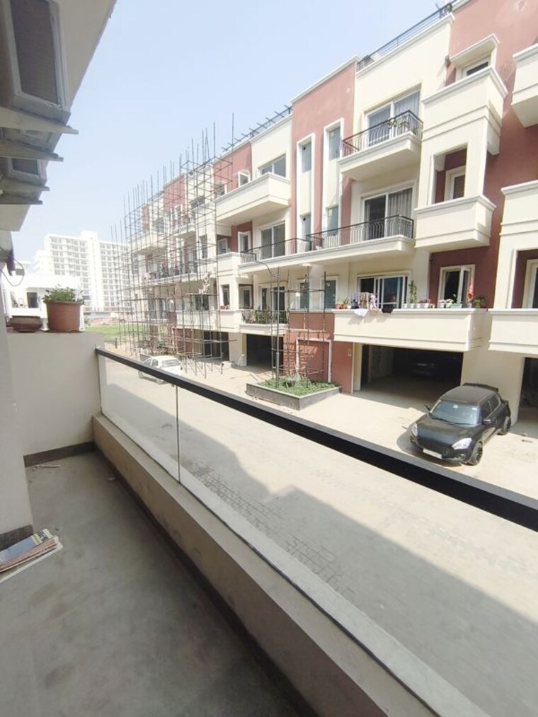 Balcony, hlp-palmillas 3 Bedroom 1450 Sq.Ft. Apartment In Vip Road Zirakpur 10035257