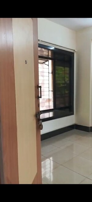 Room in 2 BHK Apartment at Andheri West – for Rent