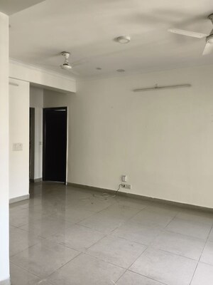 Room in 3 BHK Apartment at Gaur City 1st Avenue, Sector 4 Greater Noida – for Rent