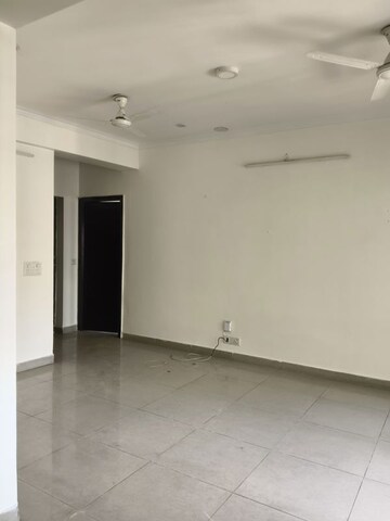Room in 3 BHK Apartment at Gaur City 1st Avenue, Sector 4 Greater Noida – for Rent