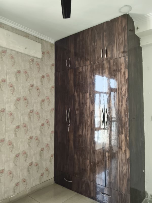 3 BHK 1500 Sq.Ft. Apartment in Gaur City 1st Avenue