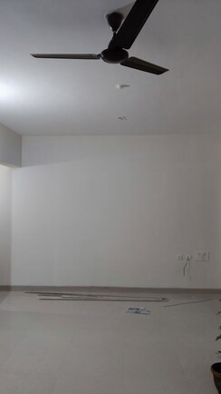 2 BHK Apartment For Rent in Amit Colori