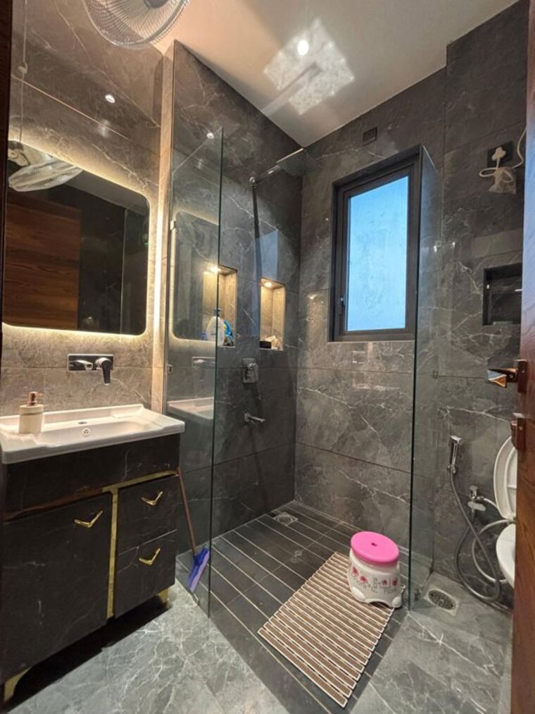 Attached Bathroom, vetruvia-homes-3 3 Bedroom 160 Sq.Yd. Builder Floor In Sector 17 Faridabad 10035351