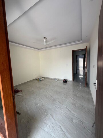 Room in 2 BHK Builder Floor at Kalkaji – for Rent