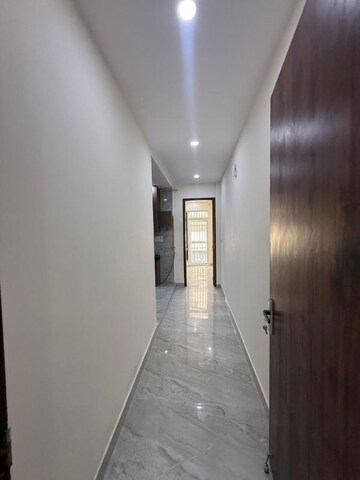 2 BHK Builder Floor – Entrance View at Kalkaji - for Rent