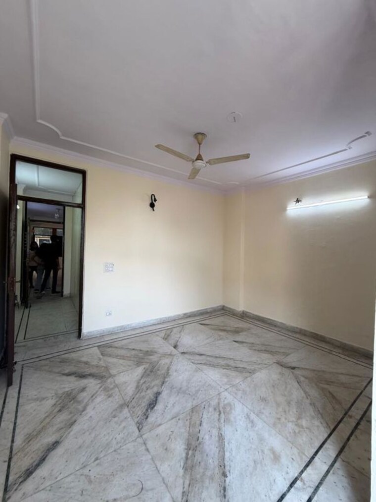 Room, kalkaji 2 Bedroom 1000 Sq.Ft. Builder Floor In Kalkaji Delhi 10035421