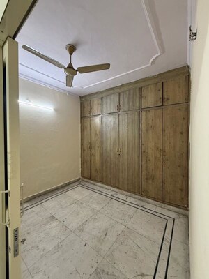 Room in 2 BHK Builder Floor at Kalkaji – for Rent