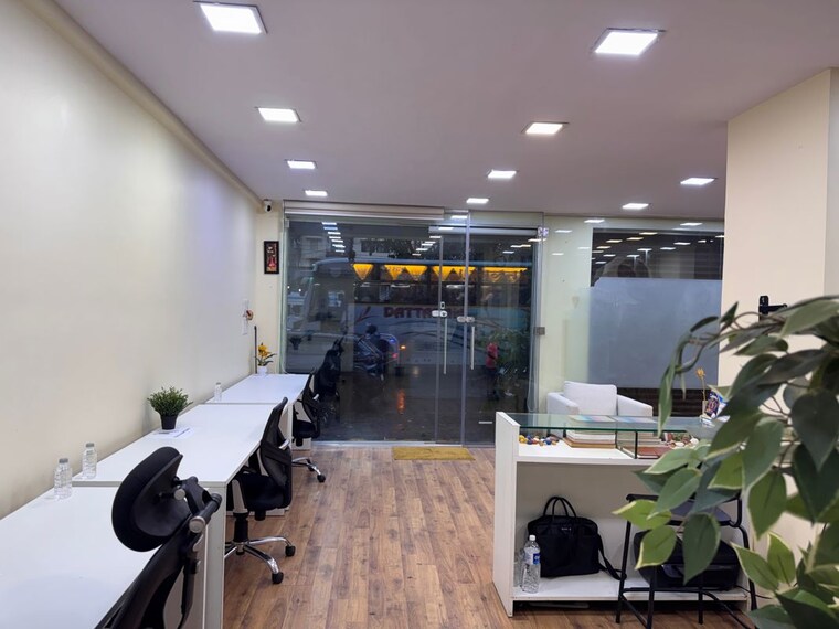 Exterior View, senapati bapat marg Commercial Showroom 600 Sq.Ft. In Senapati Bapat Marg Mumbai 10035428