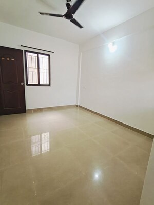 Room in 2 BHK Apartment at Madhuban Satin Brick, Kharadi – for Rent