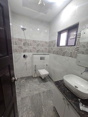 Bathroom in 2 BHK Builder Floor at Sushant Lok 3, Sector 57 – for Rent