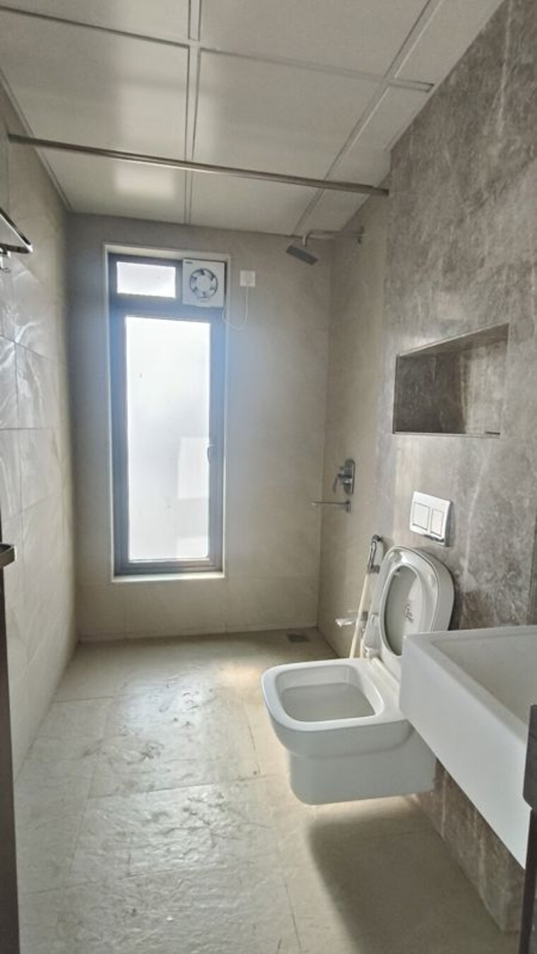 Bathroom, peninsula-celestia-spaces 3 Bedroom 1468 Sq.Ft. Apartment In Parel Mumbai 10035492