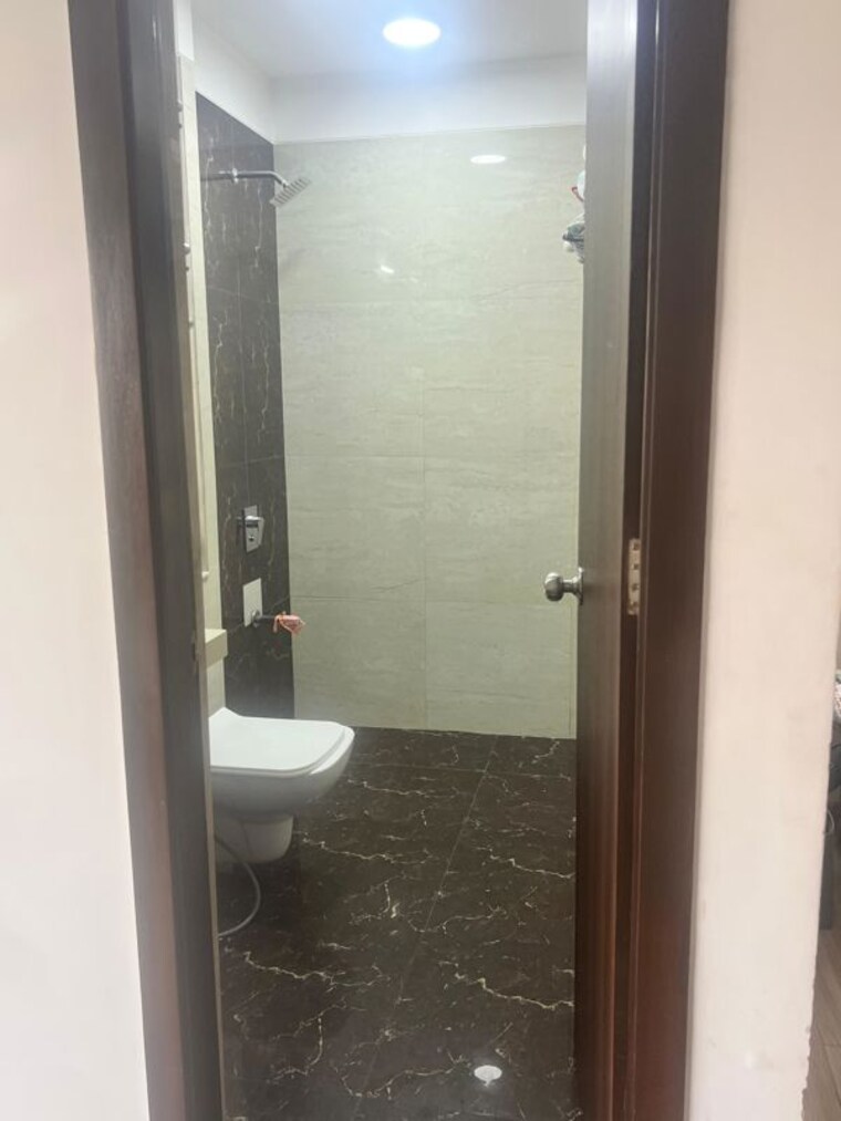 Bathroom, the-wadhwa-the-nest 3.5 Bedroom 1350 Sq.Ft. Apartment In Andheri West Mumbai 10035509