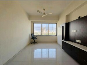 Room in 3 BHK Apartment at Kavita CHS Mulund West, Mulund West – for Rent
