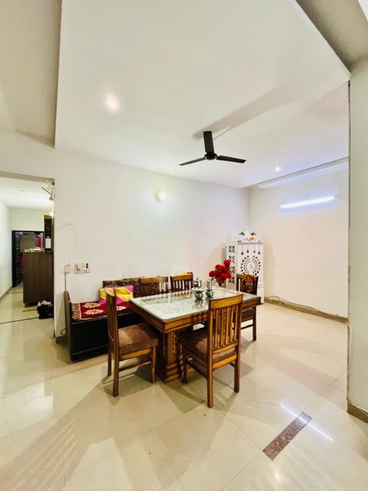 Living Room, vip road 3 Bedroom 1650 Sq.Ft. Apartment In Vip Road Zirakpur 10035517