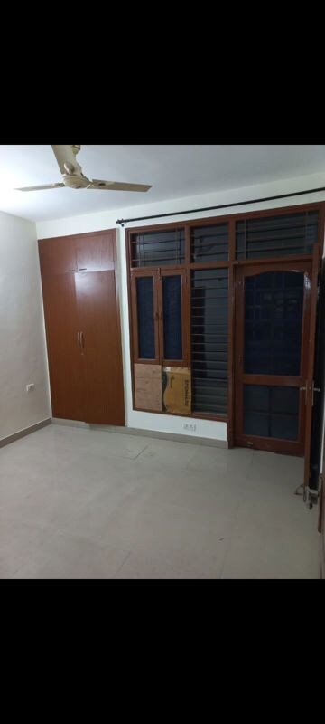 Room in 2 BHK Apartment at Motia Oasis, Patiala Road – for Rent